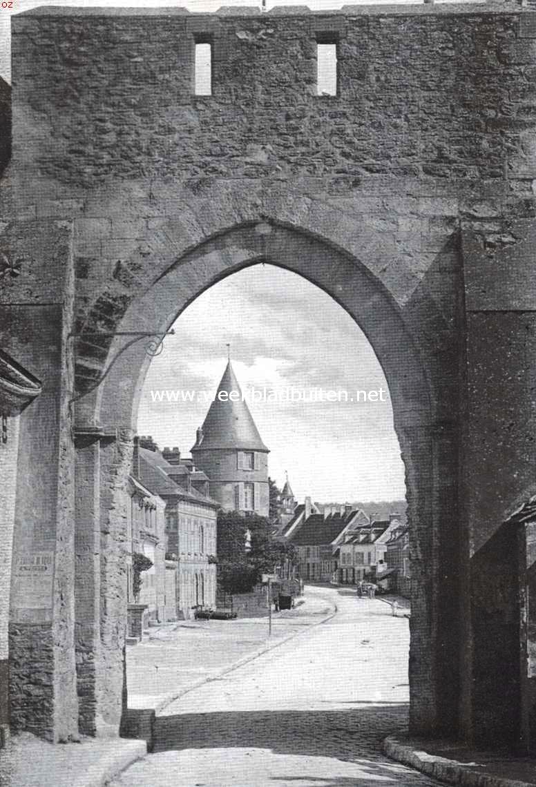 De omstreken van Parijs. Trie Chateau. Kijkje door de oude  kasteelpoort
