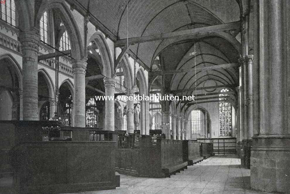 De Oude Kerk te Amsterdam. Zuidelijke zijbeuk in de Oude Kerk te Amsterdam