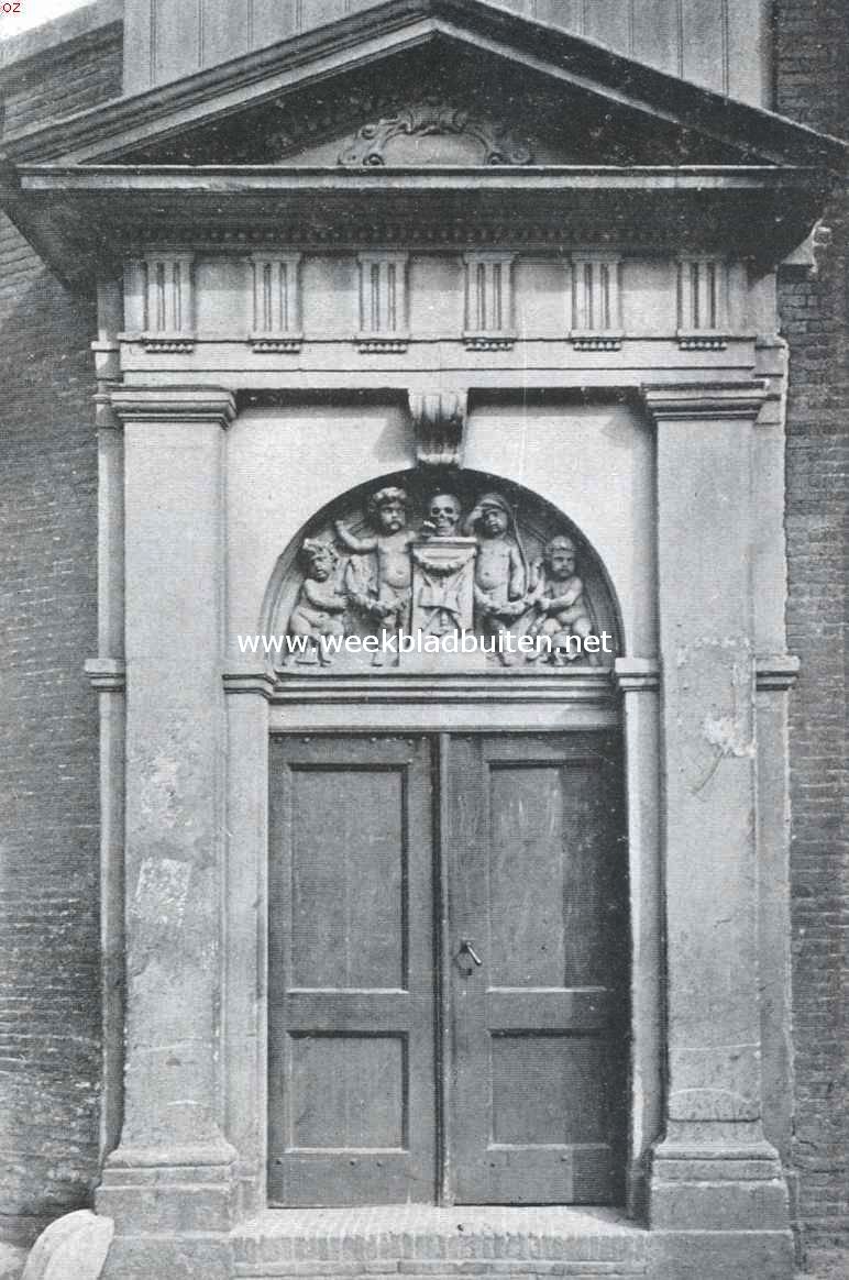De Westerkerk te Amsterdam. Portiek naast de Westerkerk aan de Prinsengracht