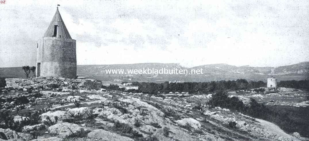 Bij den molen van Daudet. In de verte de 