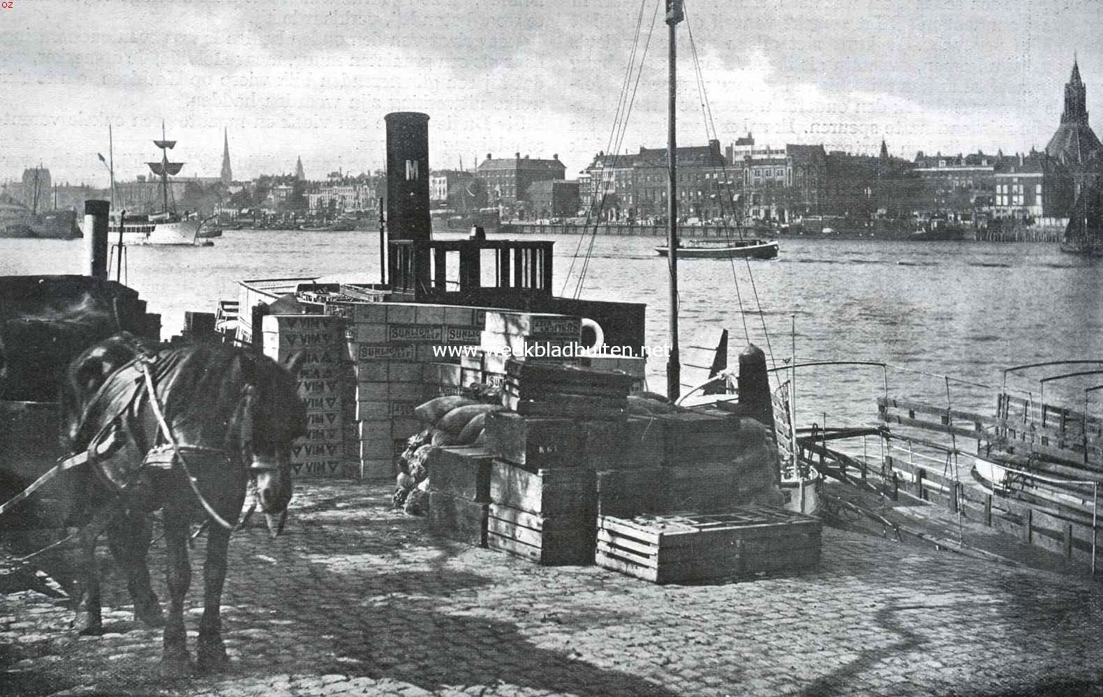 Rotterdam. Gezicht van de Maaskade op de Maas en de Boompjes