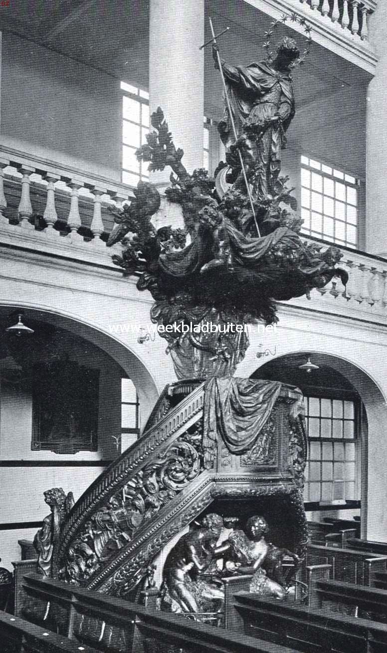 De St. Rosaliakerk te Rotterdam. De preekstoel