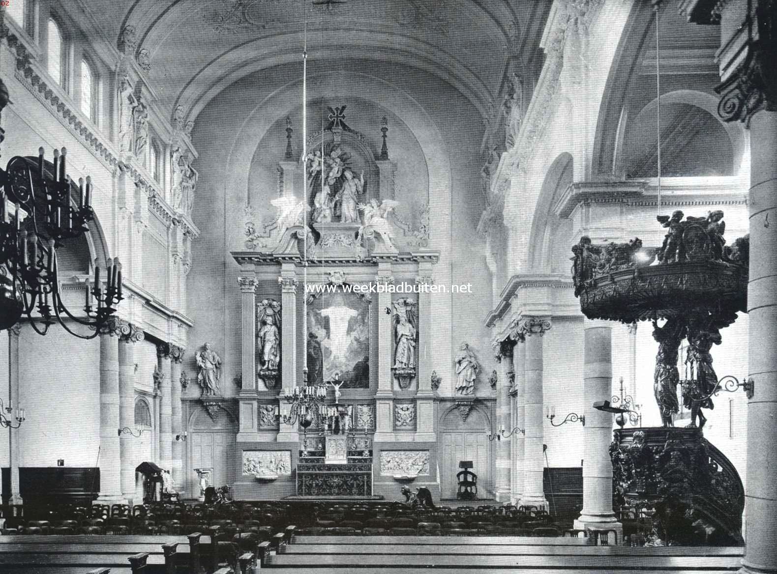 De Oud-Katholieke kerk aan den N. Binnenweg te Rotterdam. Gezicht op het altaar