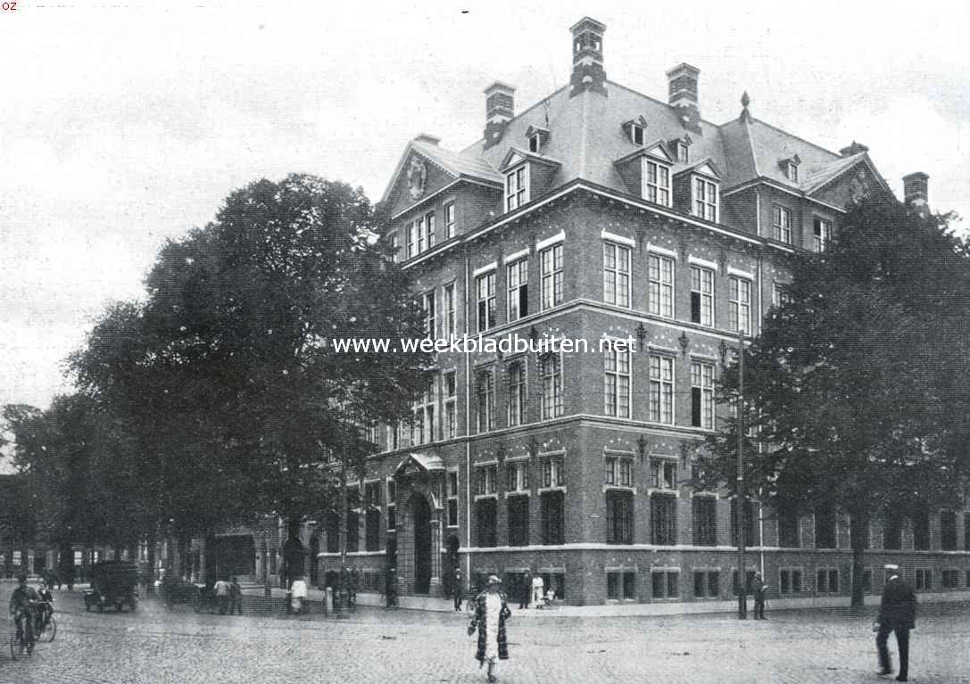 Oud- en Nieuw Den Haag. Op den hoek van Lange Vijverberg en Kneuterdijk (gebouw der Nederlandsche Handelsmaatschappij)