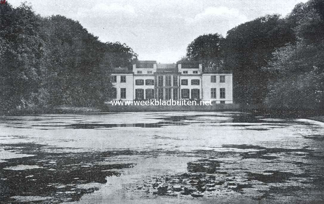 Het Huis de Paauw. Achterzijde met vijver