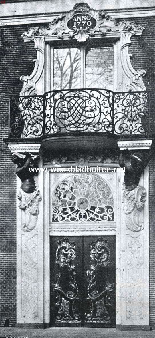 Deur met omlijsting van het Huis Sichterman te Groningen