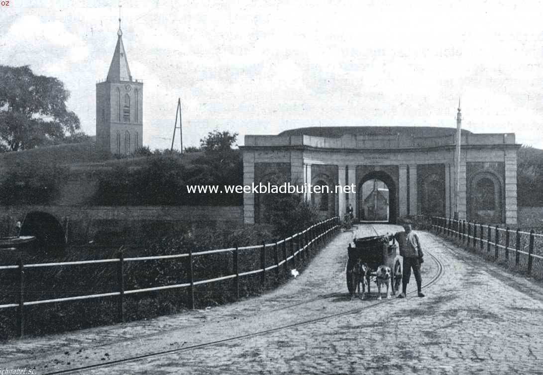 Naarden's vestingwerken. De in 1915 gesloopte Amsterdamsche Poort van 1683