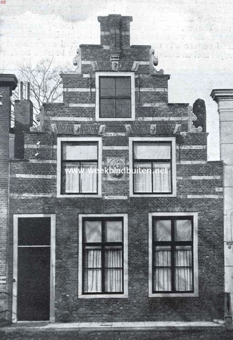 Gevel van een huis aan het Maarland te Brielle. Aangekocht door de Vereeniging 