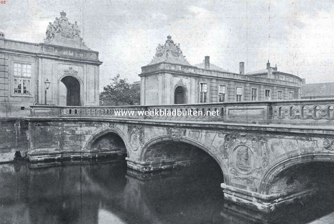 Deensche koningspaleizen. De marmeren brug met achtergevel, overblijfselen van het slot Christiaansborg