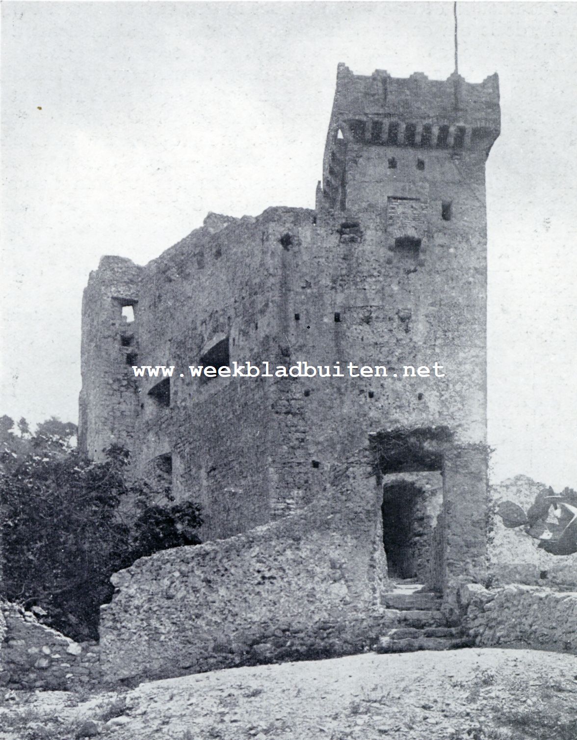Het Jasteel van Roquebrune. De Porte Marine, een der oude vestingpoorten