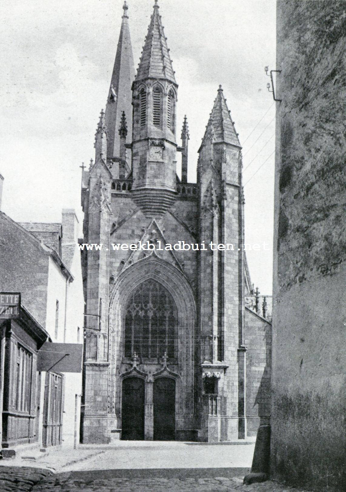 Aan en nabij de kust van Zuid-Bretagne. De kerk Saint-Aubin te Gurande