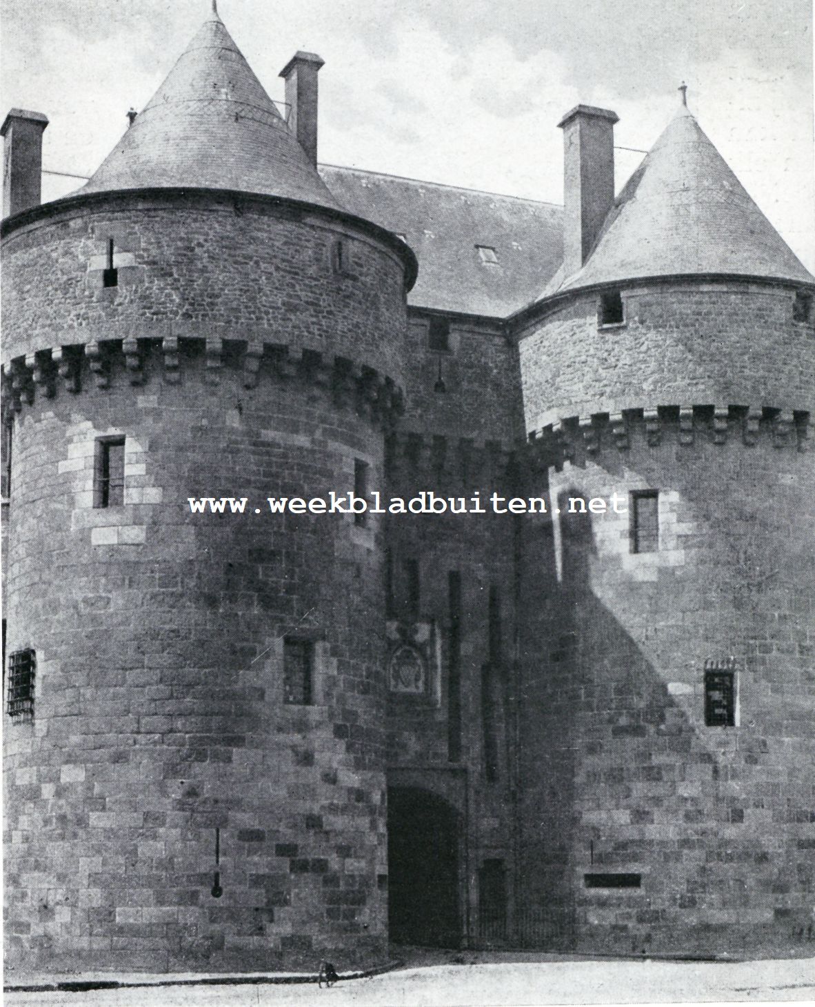 Aan en nabij de kust van Zuid-Bretagne. De Porte Saint-Michel te Gurande