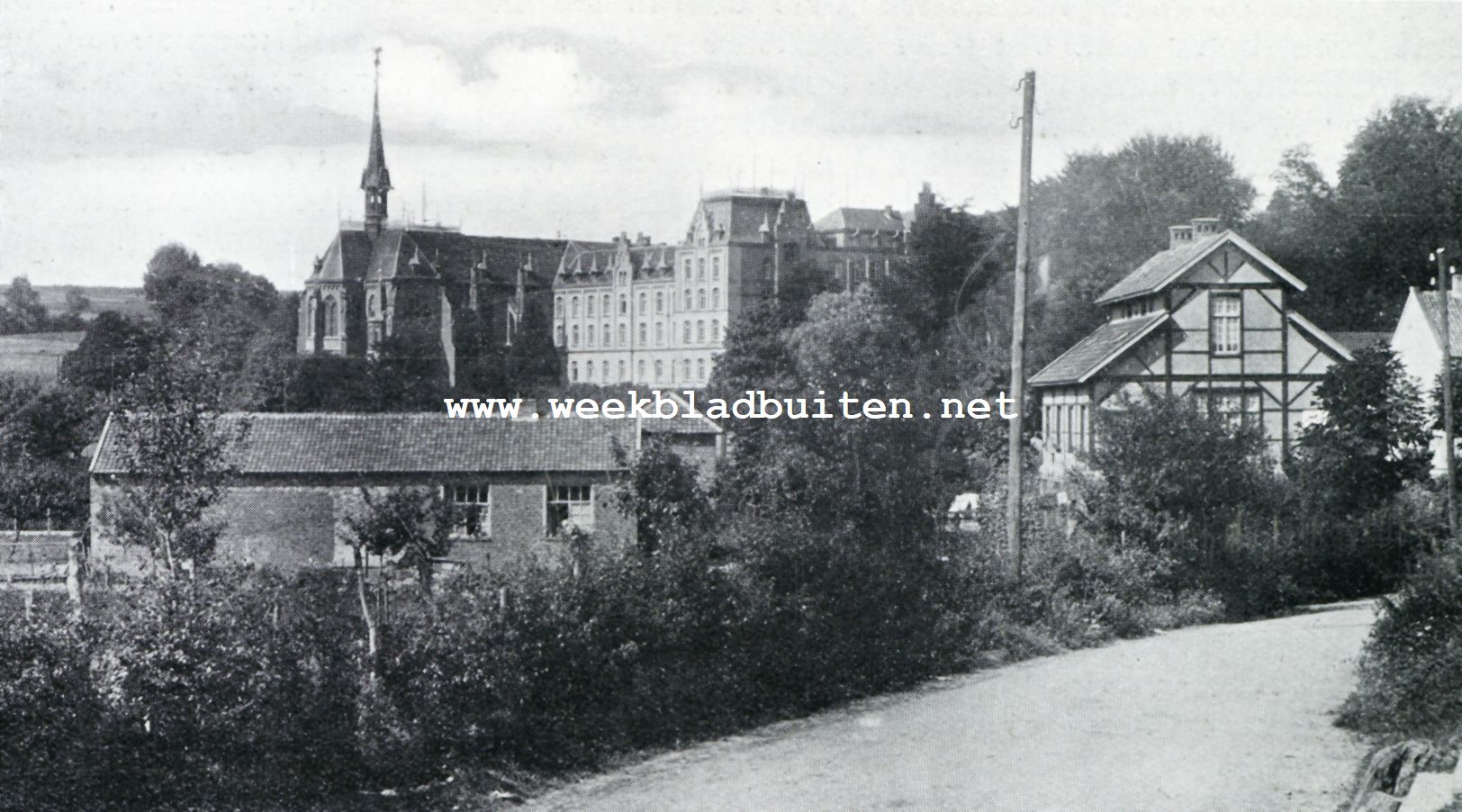 Merkwaardige gebouwen te Valkenburg. Gezicht op het Jesuietenklooster bij Valkenburg