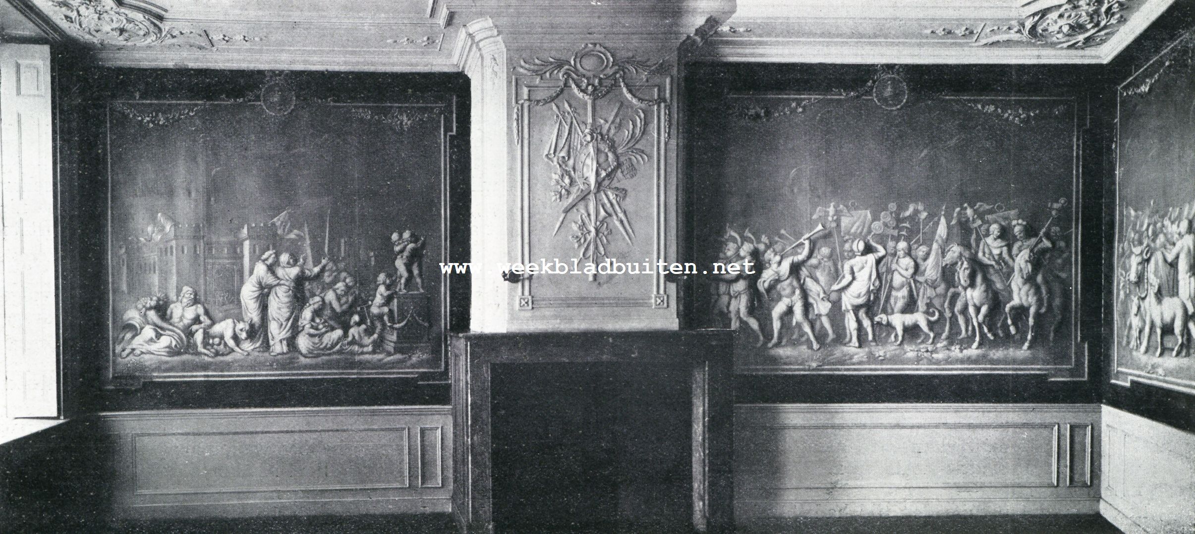 Het Hofkes Huis te Almelo. Wand met schoorsteenmantel in de Groote Achterzaal. Links de muren van Rome, met, op den voorgrond, de Tibetr als godheid afgebeeld, de wolvin, en het Romeinsche volk als toeschouwer. Rechtshet hoofd van den zegetocht
