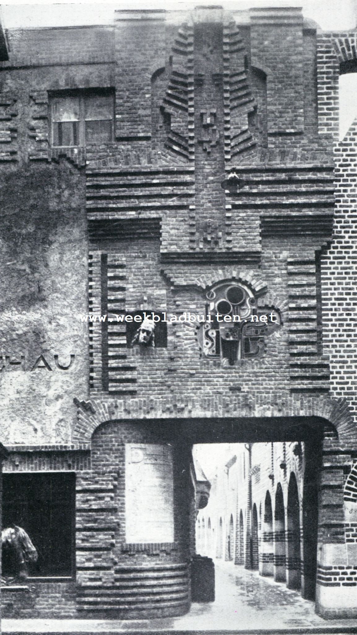 De Bttcherstrasse te Bremen. De overgebouwde ingang bij het Becker-Modersohn huis