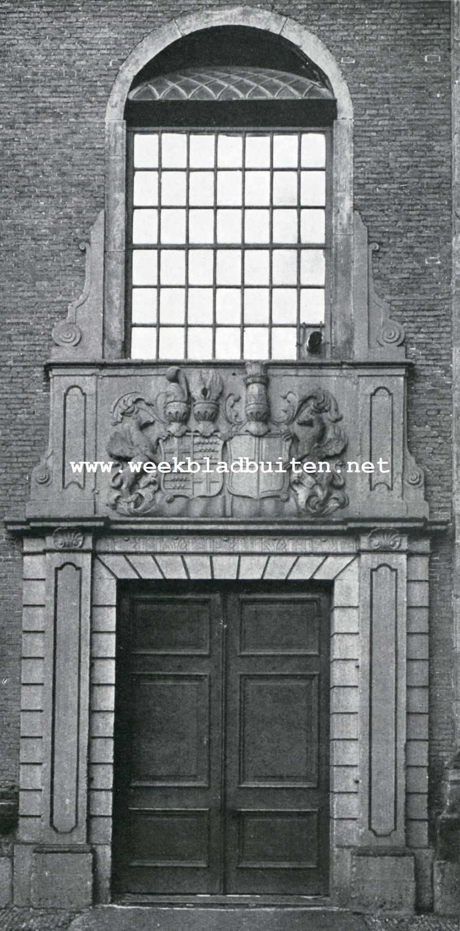 De toren van Almelo. Poort in de Ned. Herv. Kerk te Almelo