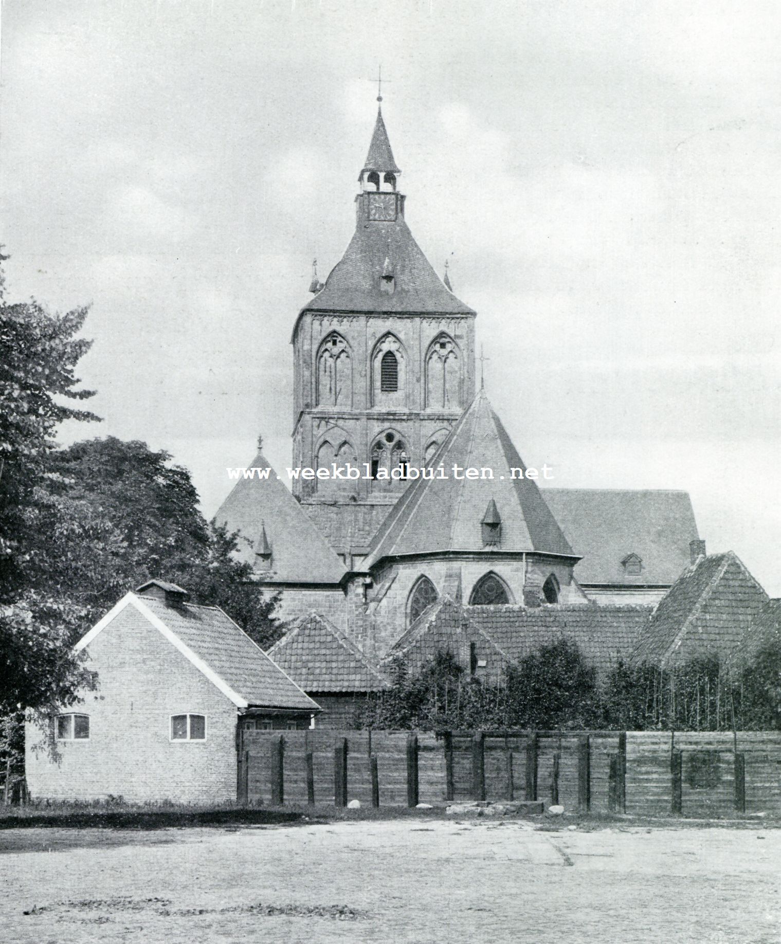 De  St. Plechelmuskerk te Oldenzaal, Koorzijde