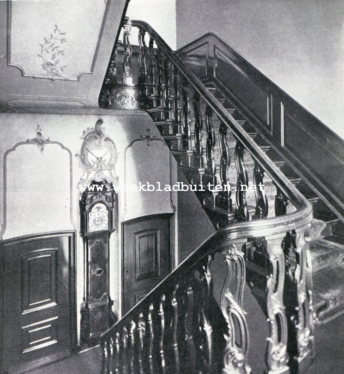 Het Huis Janskerkhof 13 te Utrecht, en zijn omgeving. Het trappenhuis