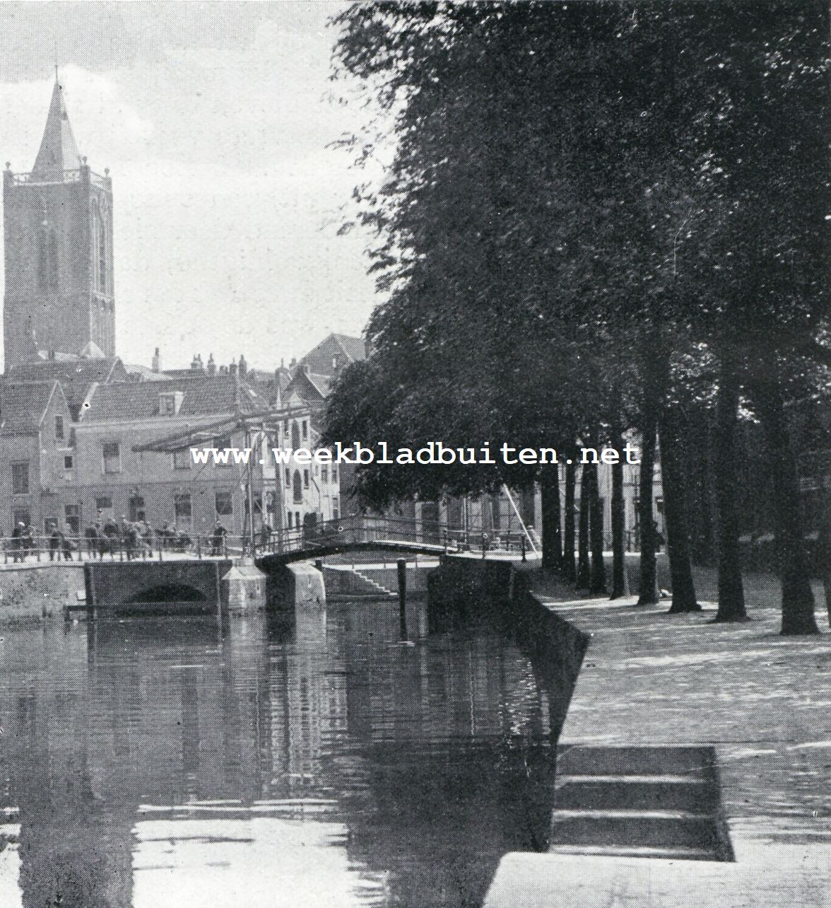 Oud Schiedam. Gezicht van de Korte Haven op den toren der Groote Kerk