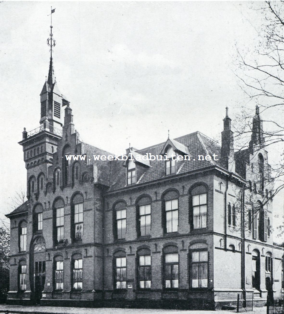 Soest. Het Raadhuis, ontworpen door Dr. Cuypers
