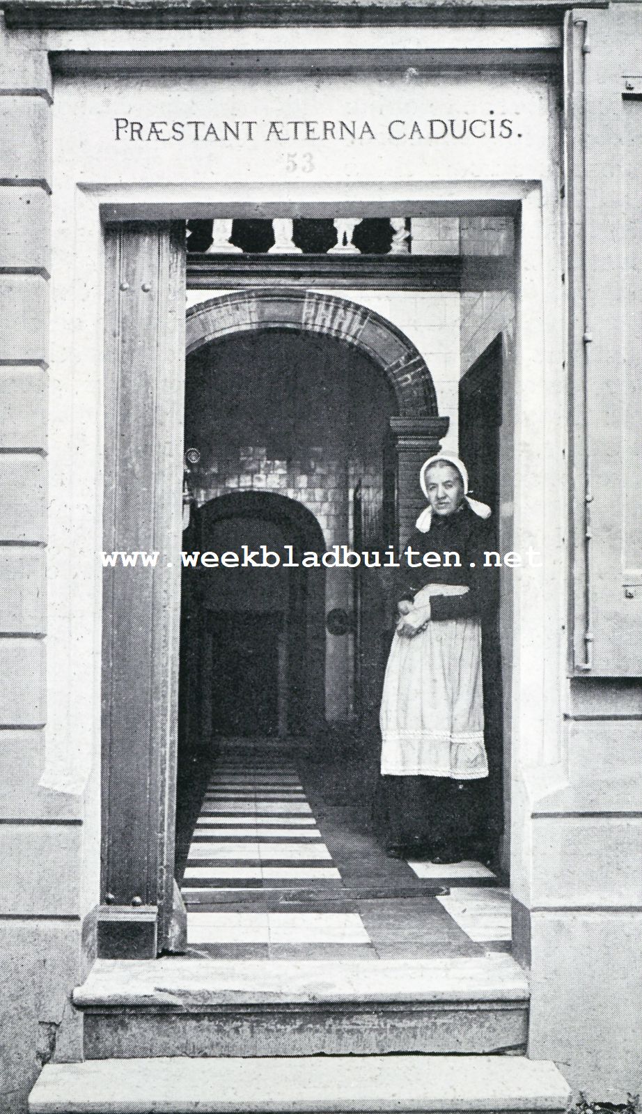 Het Vrouwenhuis te Zwolle. Ingang van het Vrouwenhuis te Zwolle