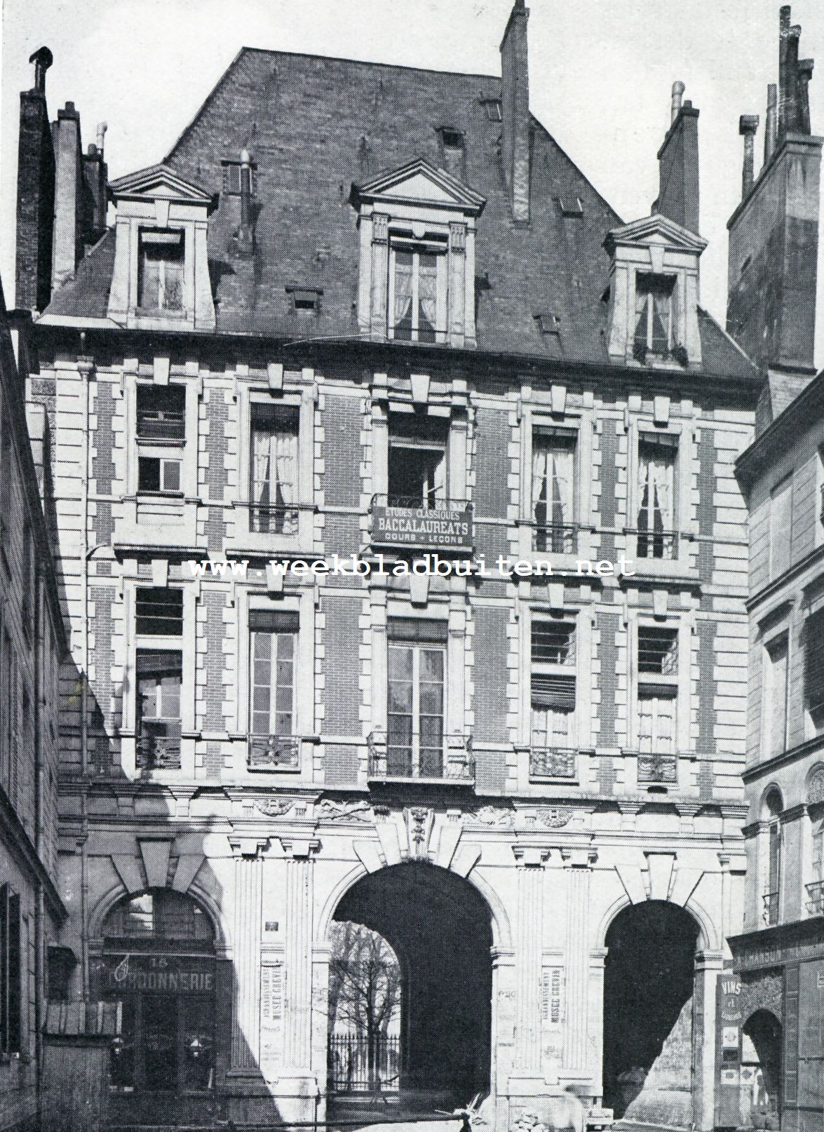 Le Marais en La Place des Vosges te Parijs. Een der 