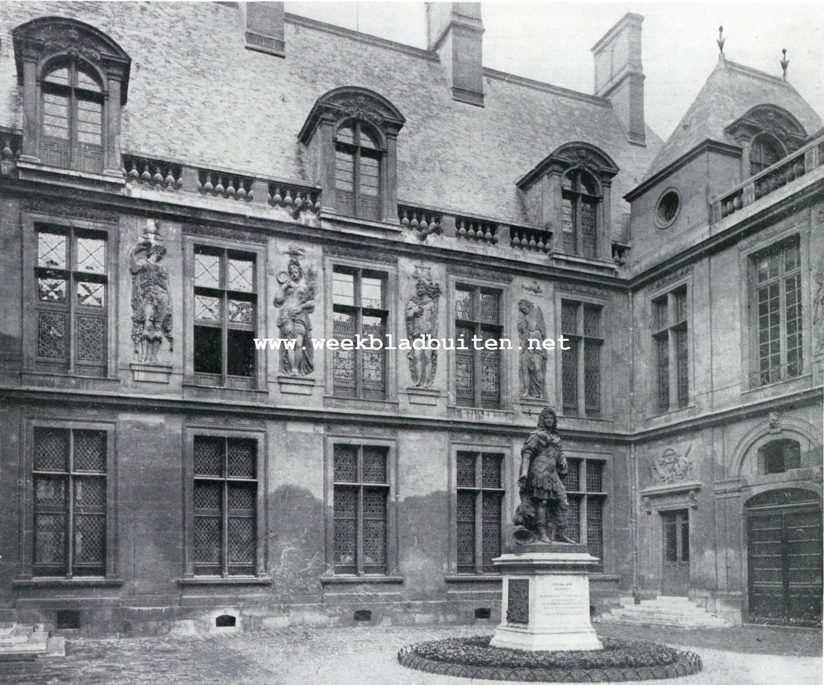 Le Marais en La Place des Vosges te Parijs. Cour d'Honneur van het Htel de Svign (Muse Carnavalet) 2
