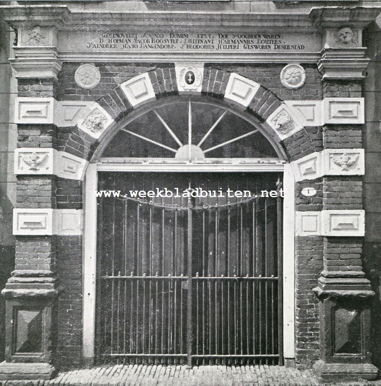 Gasthuizen te Groningen. Poort van het Heilige Geest- of Pelstergasthuis te Groningen