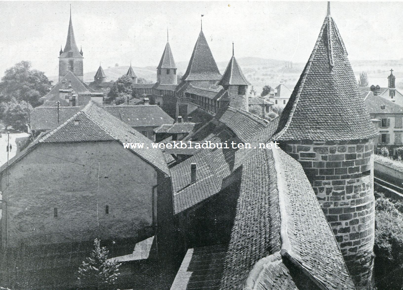 De ringmuur van het Zwitsersche stadje Murten