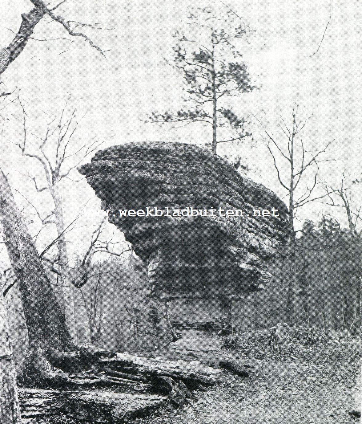 De natuurschatten van het Ozark-gebergte. De Pivot-rots nabij Eureka Springs (Arkansas)