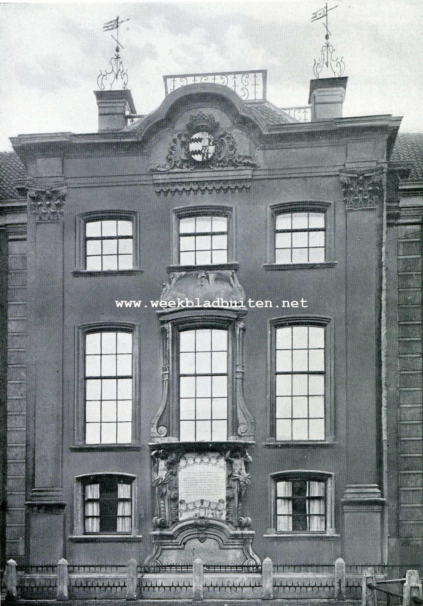 De fundatie van Renswoude te Utrecht. Middengedeelte van den voorgevel