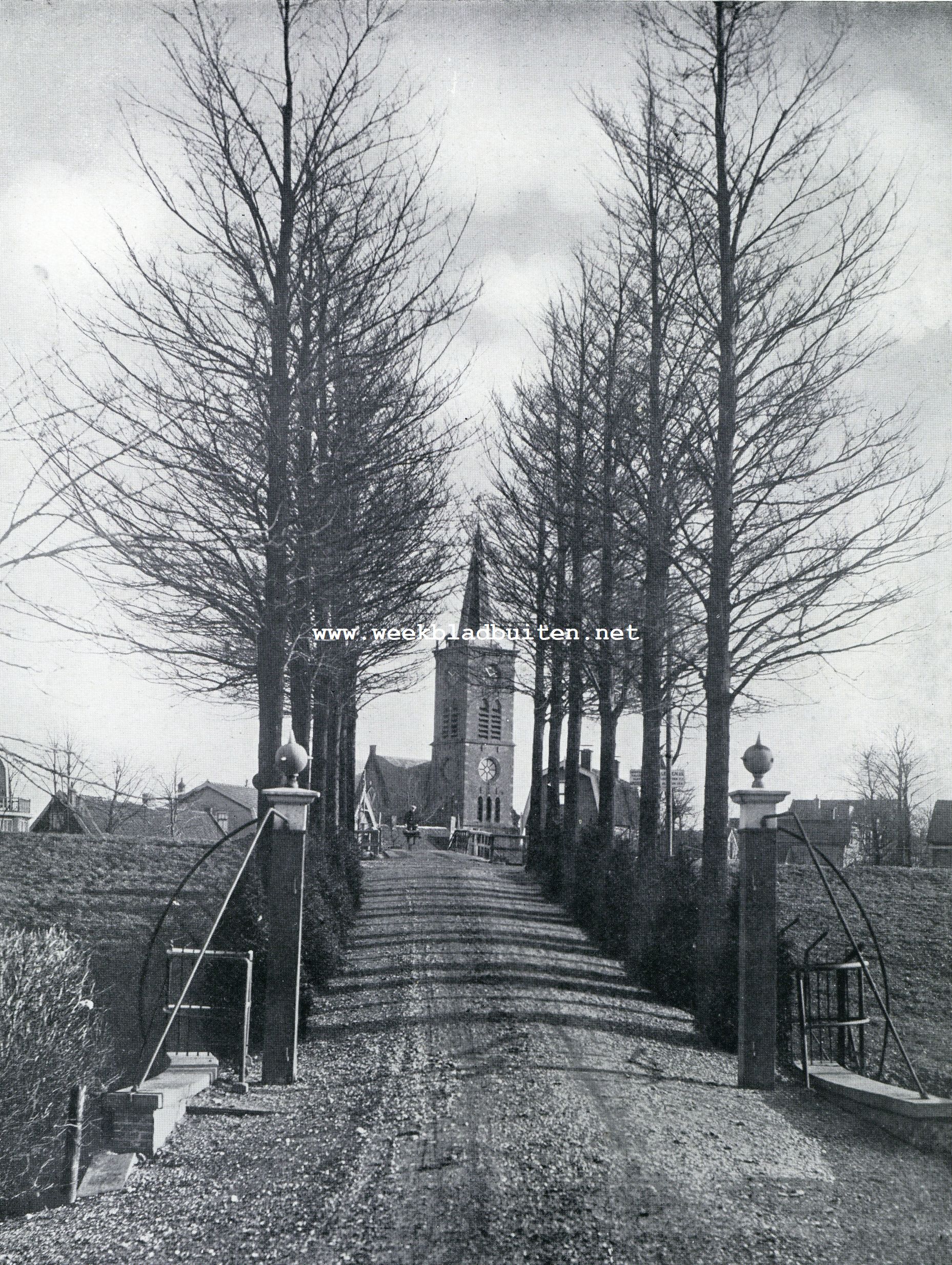Gezicht op den kerktoren van Aalsmeer