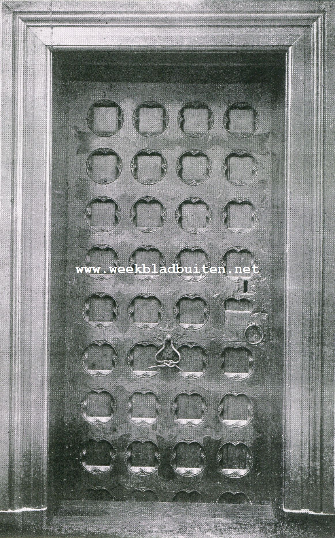 De Groote of St. Maartenskerk te Sneek. Deur naar de Sacristie in de Groote Kerk te Sneek