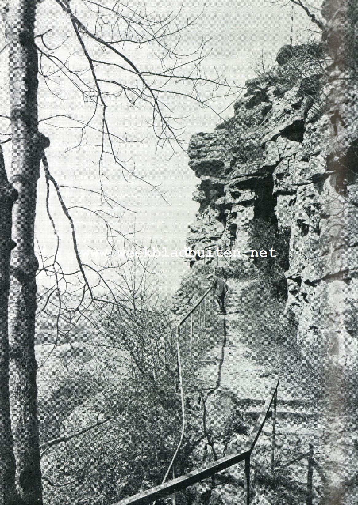 Het Sauerdal bij Echternach. Kluizen op den Ernzerberg