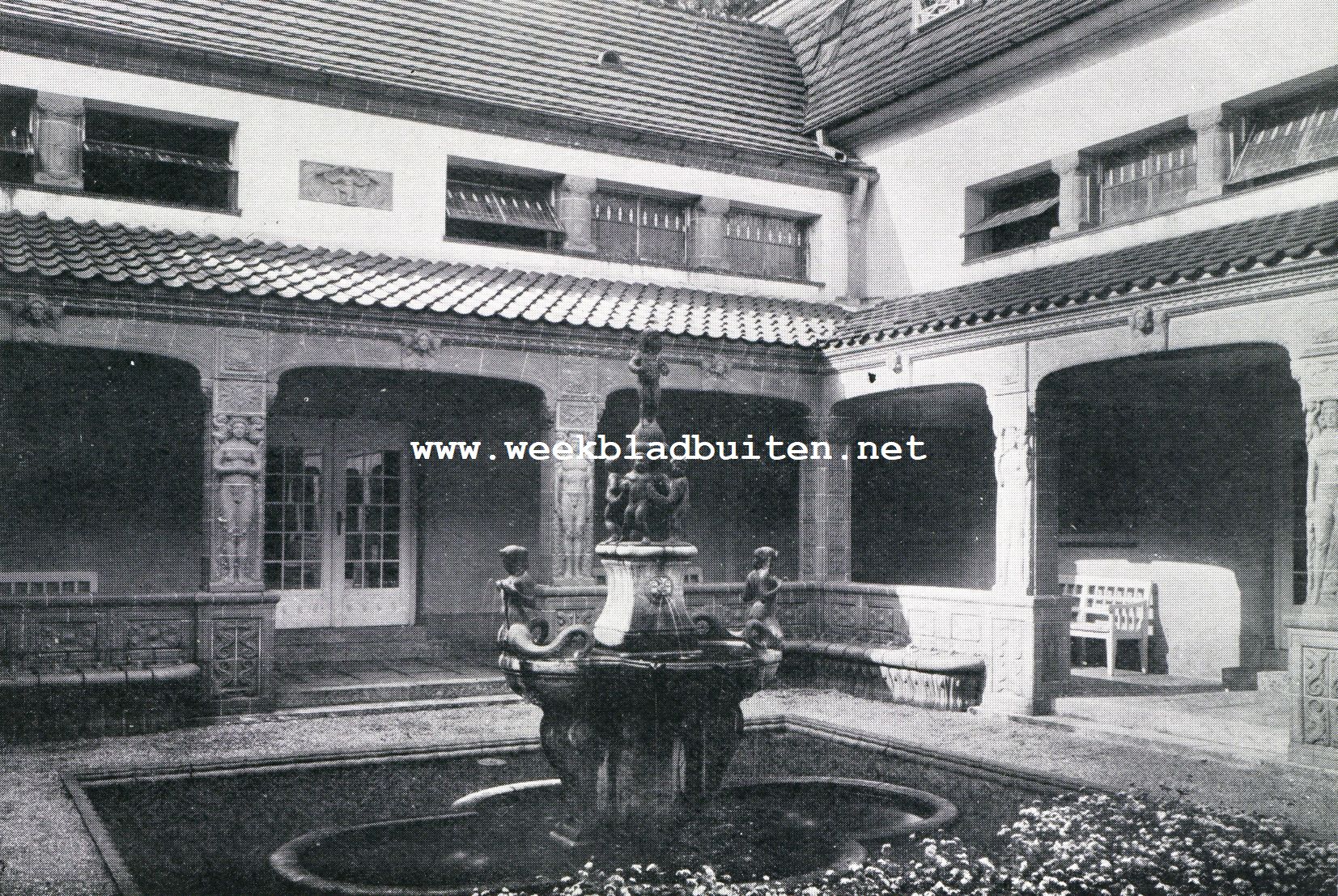 Bad-Nauheim. Binnenhof in een der badhuizen