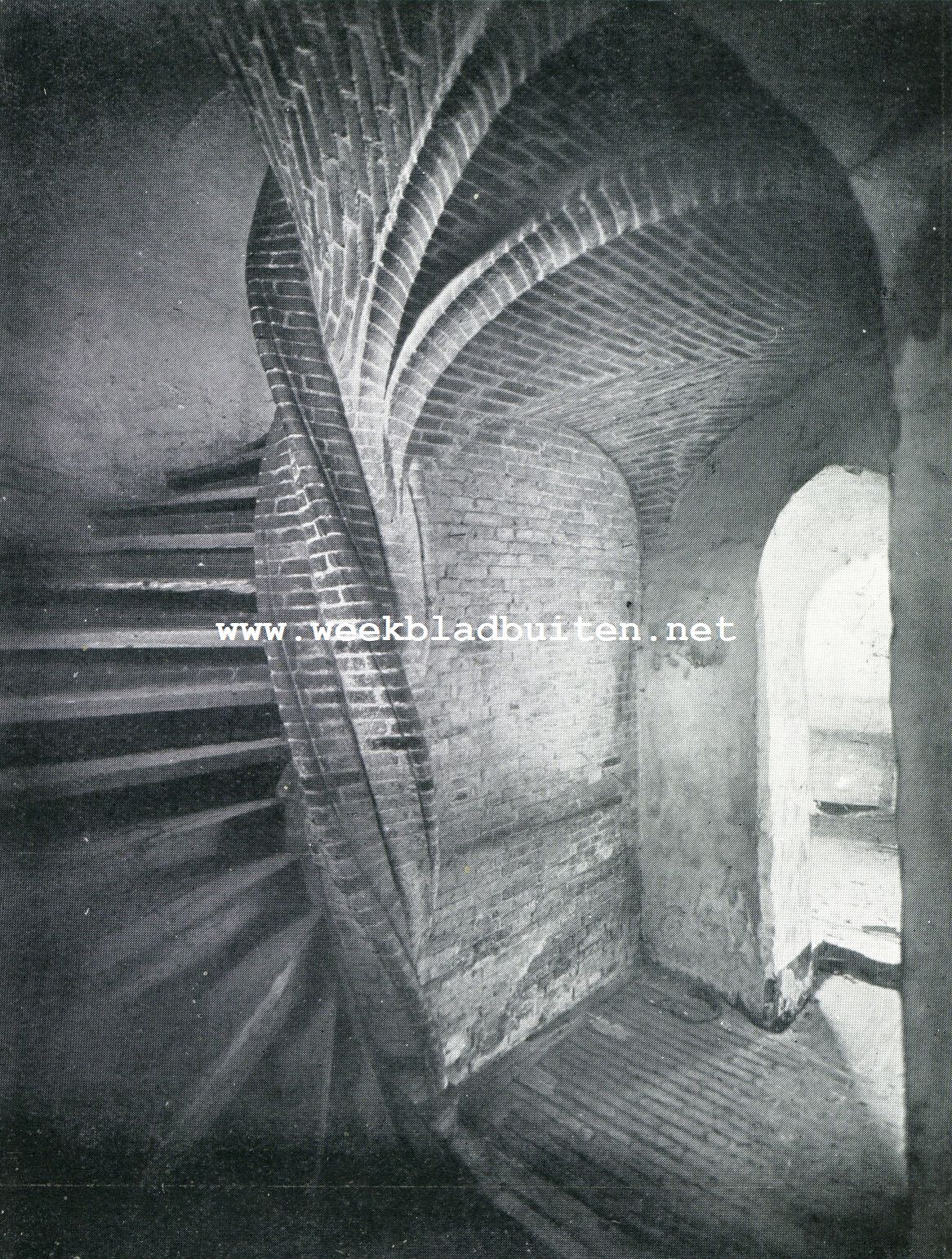 Het Klooster van Sinte Agatha te Delft. De trap met sierlijk gemetselde leuning in het v.m. klooster van Sinte Agatha te Delft