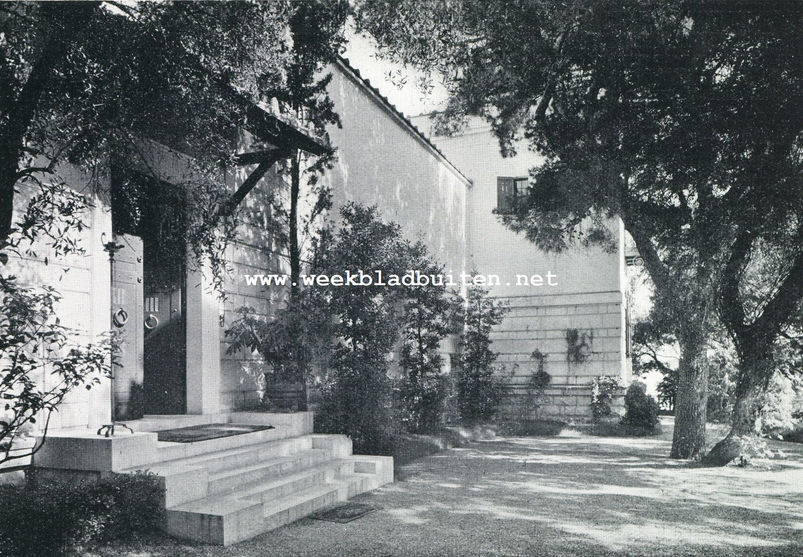 BEAULIEU EN DE VILLA KERYLOS. DE INGANG