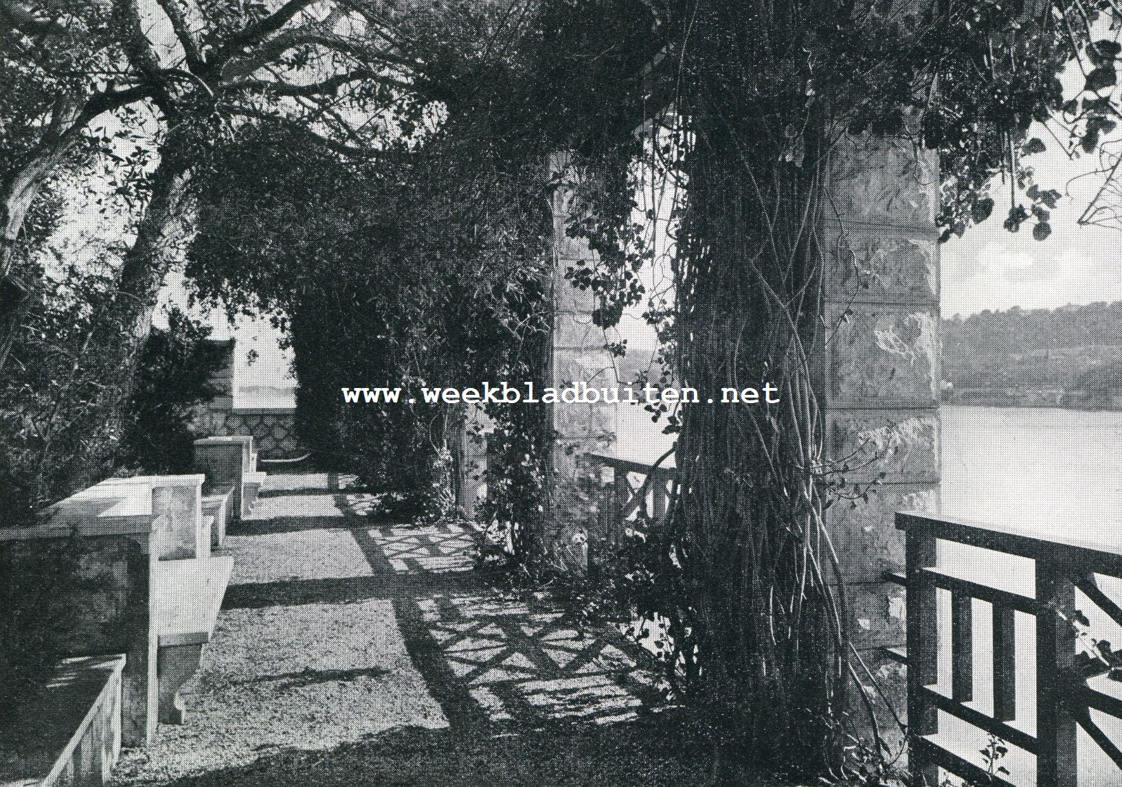 BEAULIEU EN DE VILLA KERYLOS. DE PERGOLAS