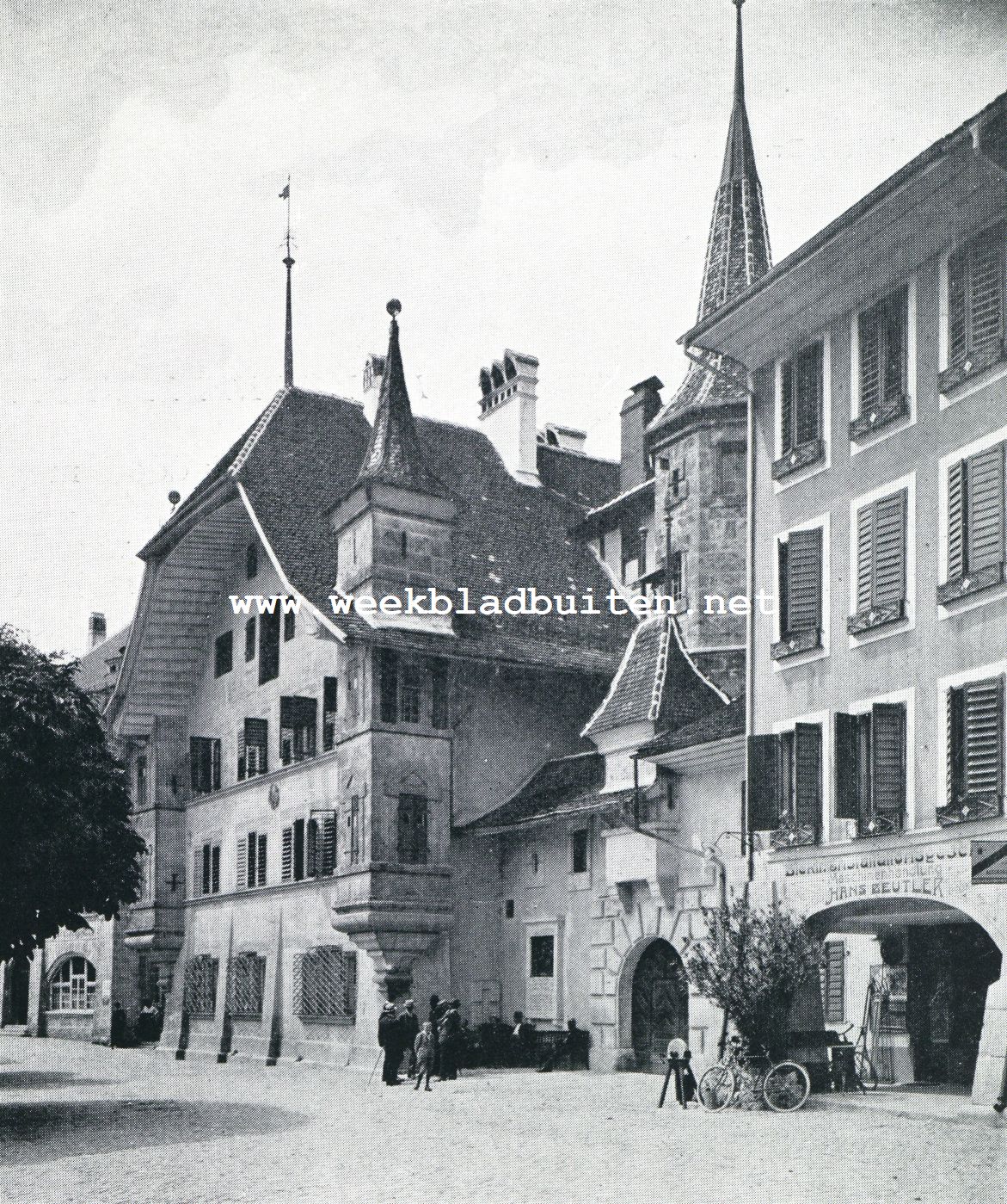 Buren in Zwitserland, aan den straatweg Aarberg-Solothurn