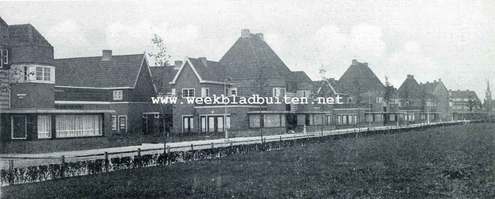 Tuindorp Nieuwendam. 11. De huisjes voegen zich hier niet naar een strook groen