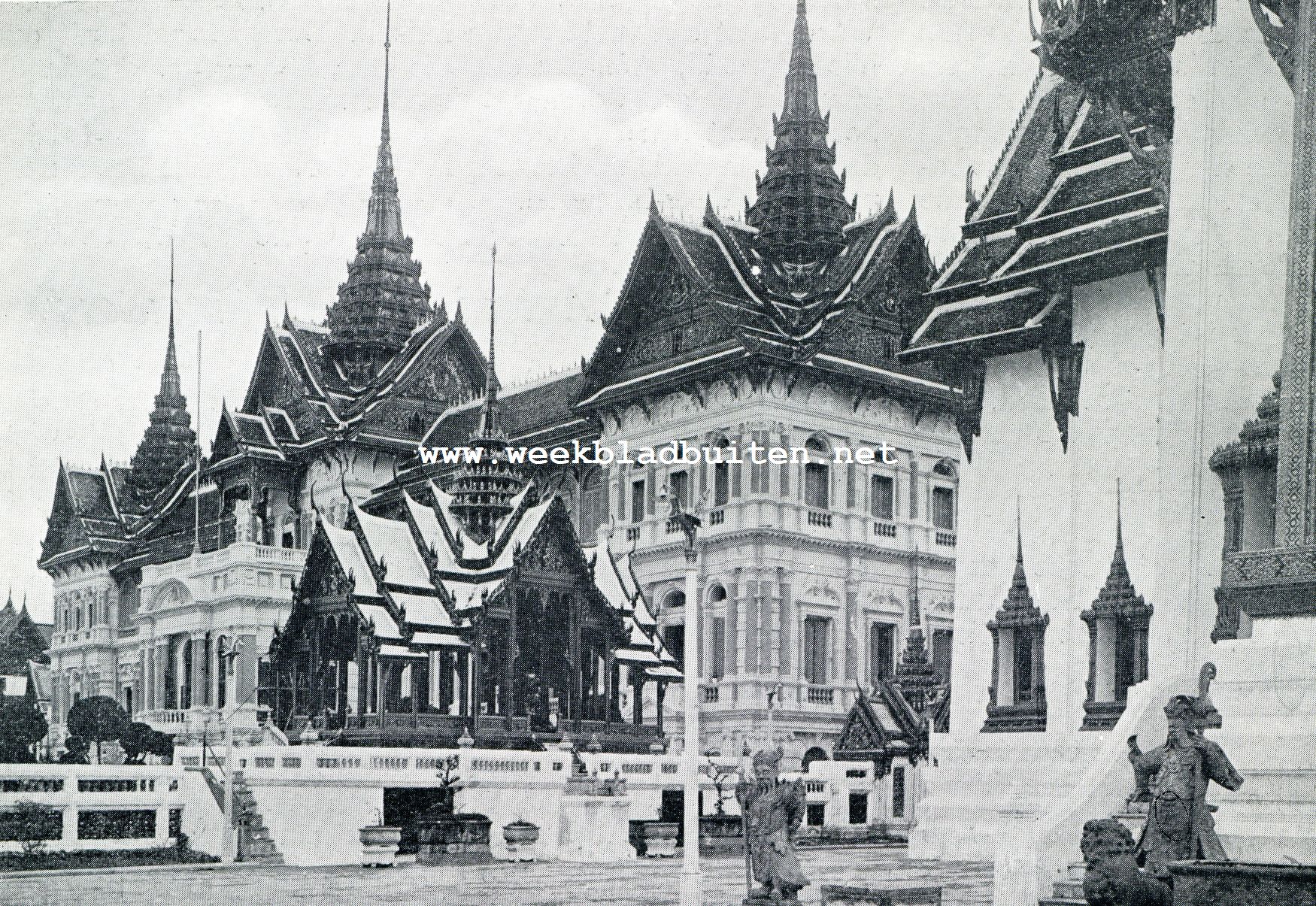 BANGKOK. DE TEMPELS BINNEN DE PALEISMUREN