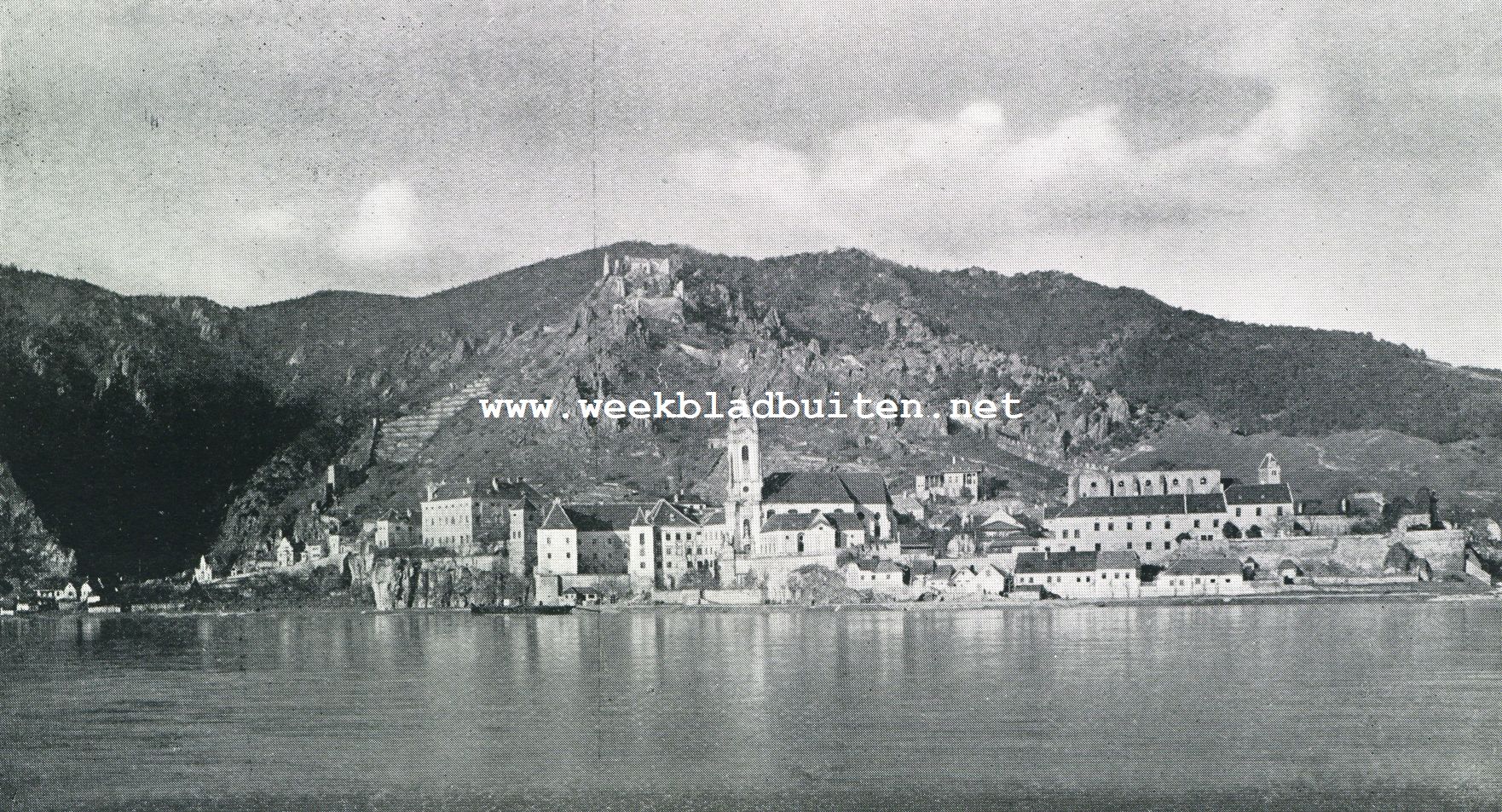Gezicht op Drnstein met de rune Drnstein