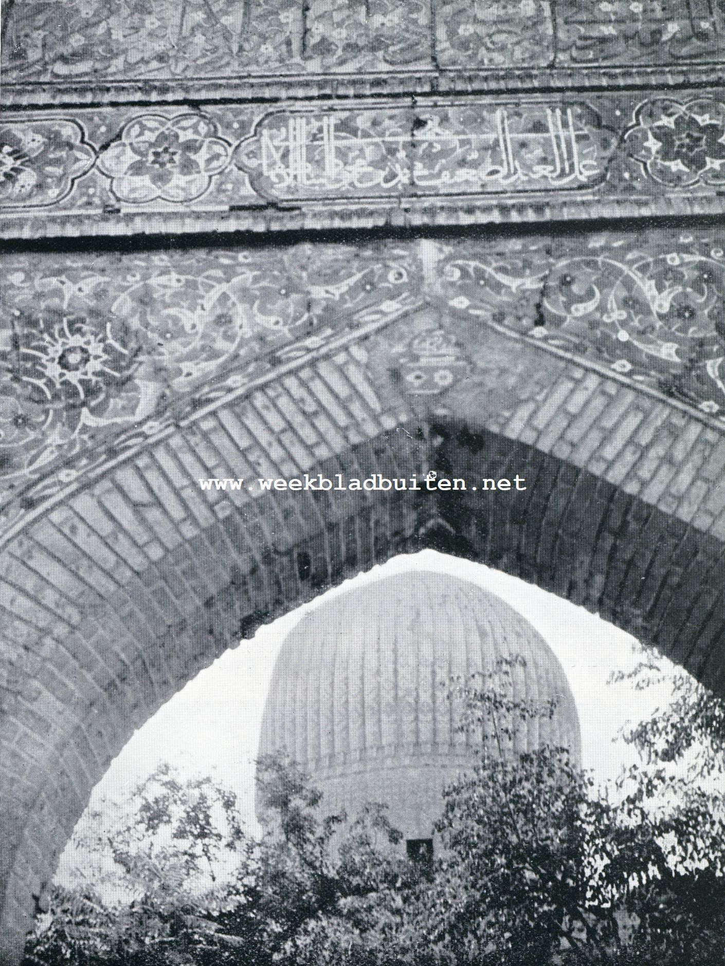 Een reis door Russisch Turkestan in 1928. Koepelgraf van Timur den Groote in Samarkand