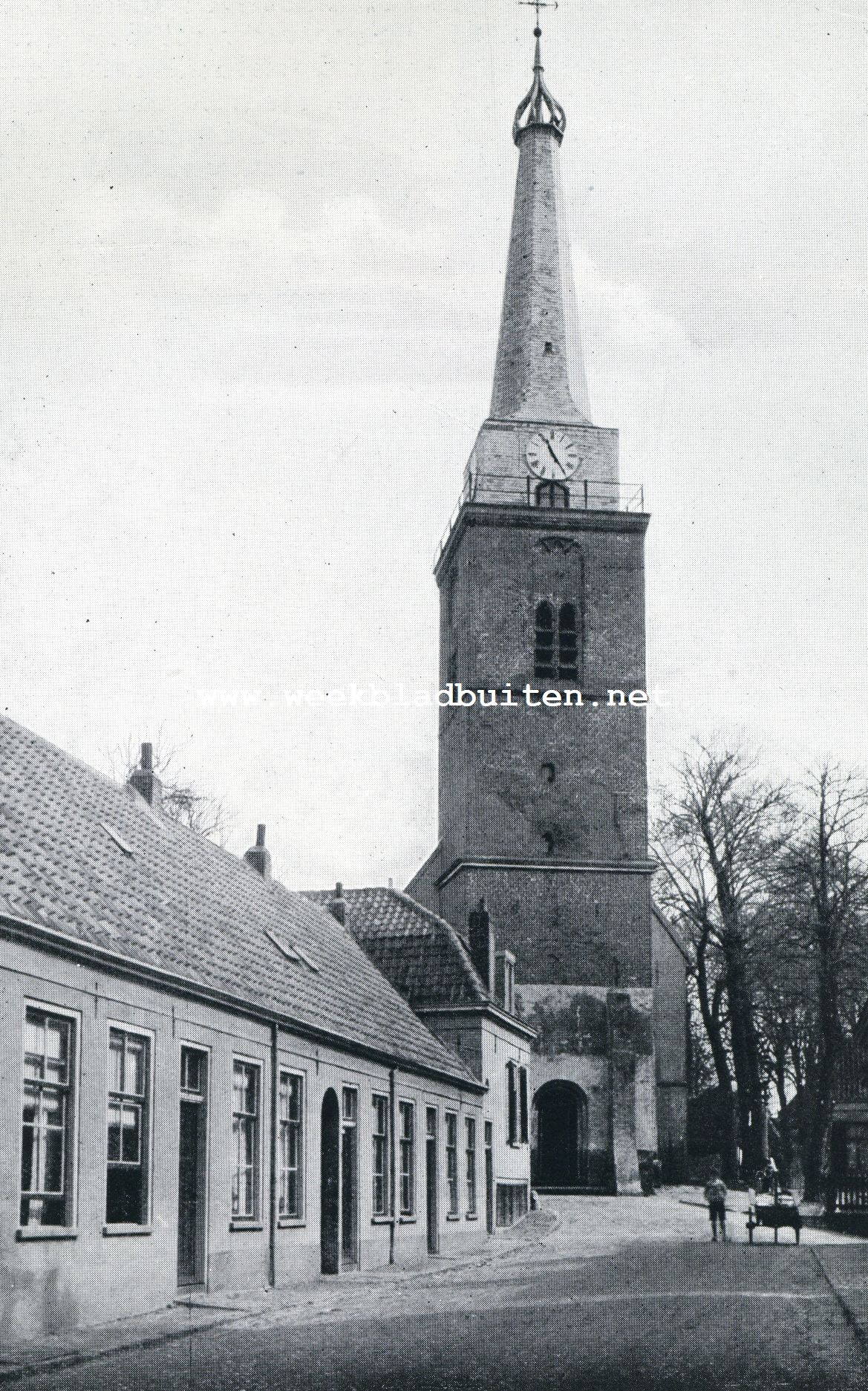 Hillegom. De toren der Hervormde Kerk, gezien van het Westen