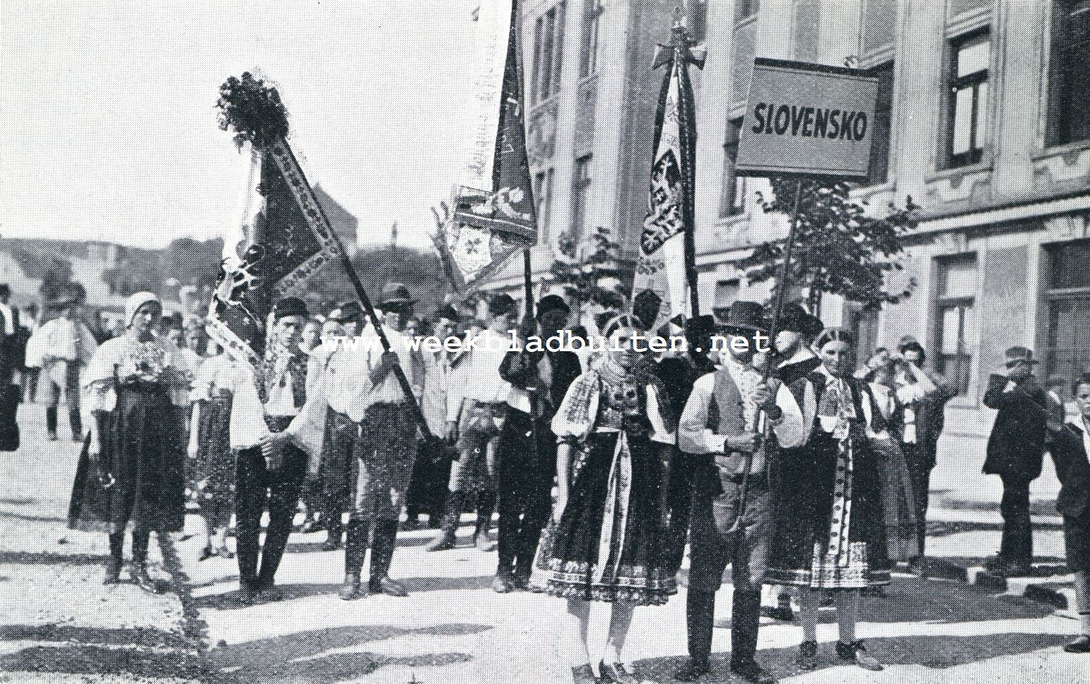 Iets over de republiek Tsjecho-Slowakije en hare bewoners. Een nationale optocht in Slowakije