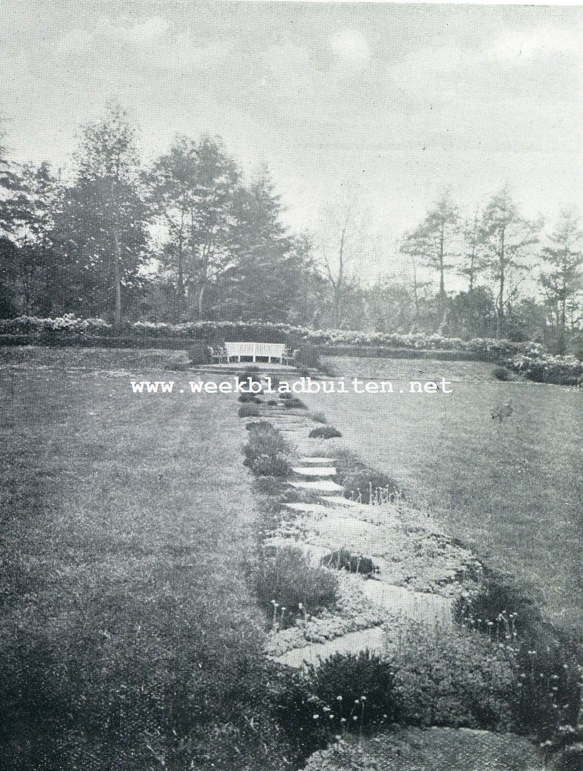 De tuin in Holland. Een rotspad op 