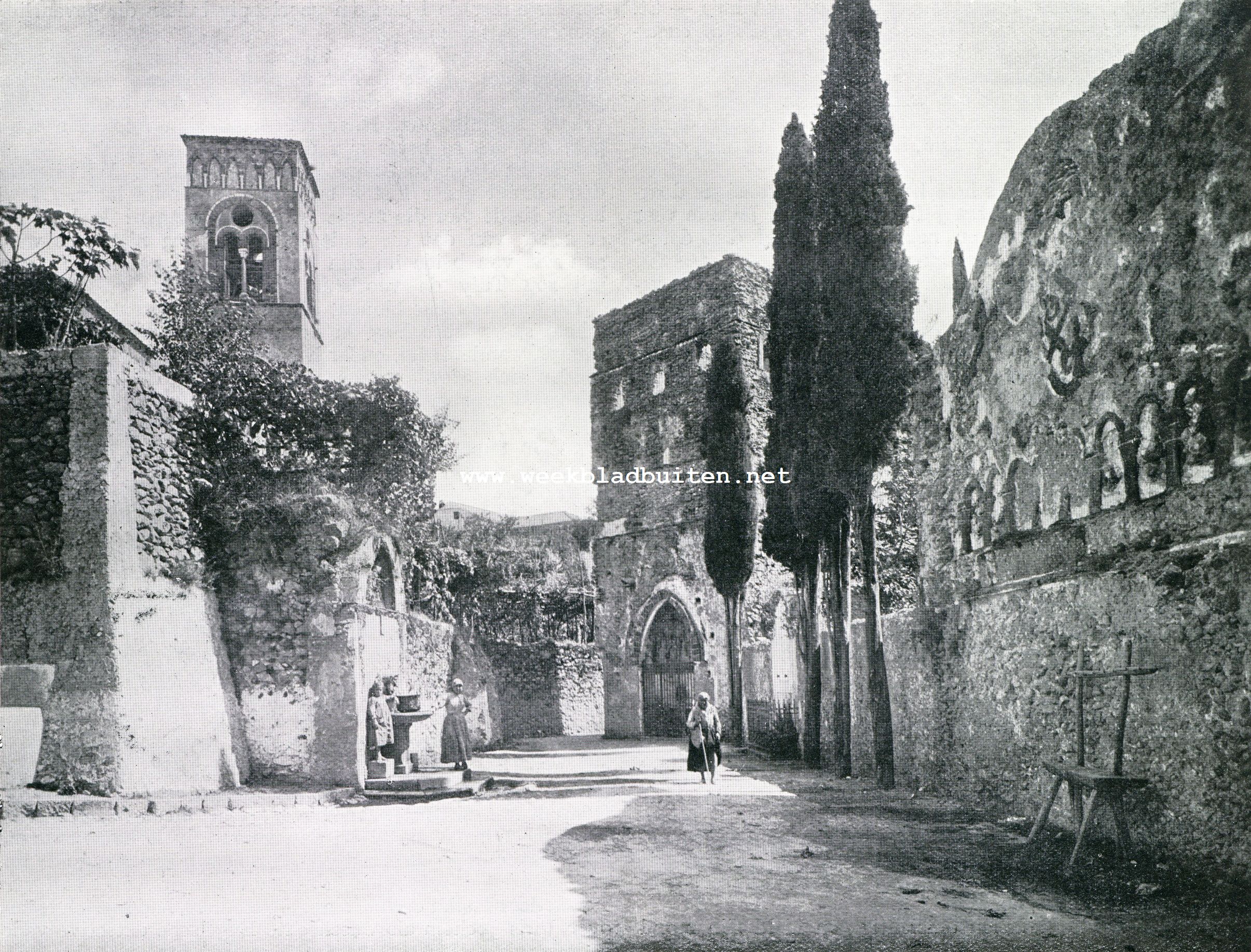 Ravello. Ingang van het Palazzo Rufolo te Ravello