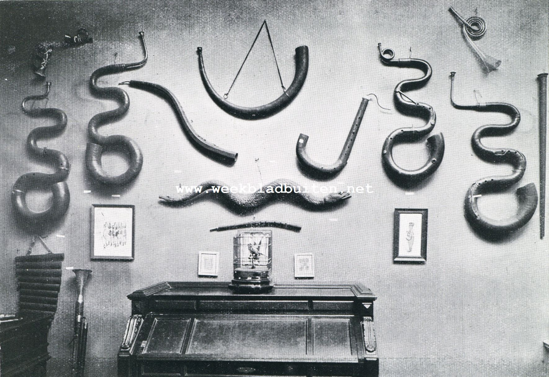 De muziekhistorische afdeeling van het museum Scheurleer te 's-Gravenhage. Blaasinstrumenten, voornamelijk serpents