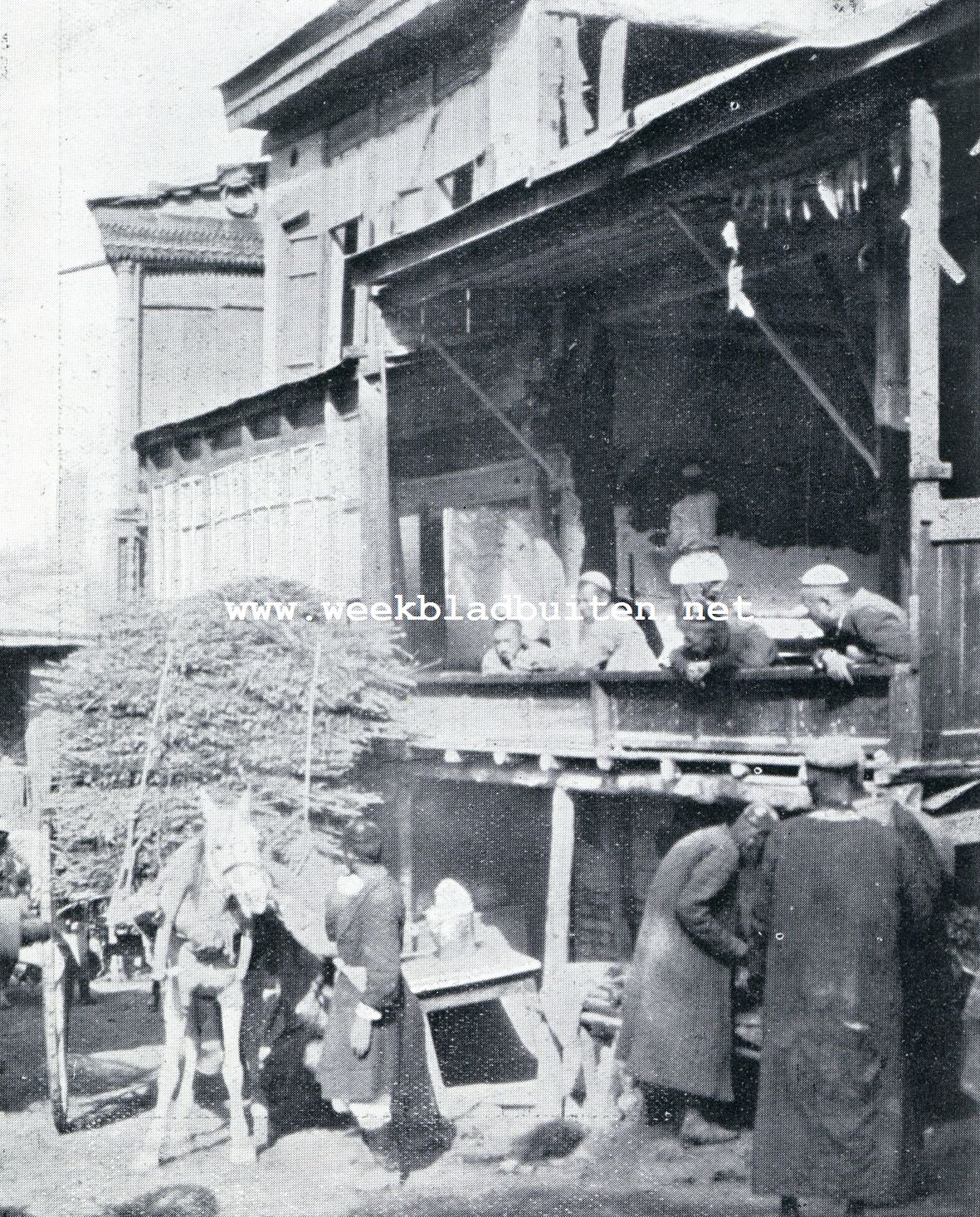 In het middeleeuwsche Taschkent. Taschkent. Hoek van den bazar