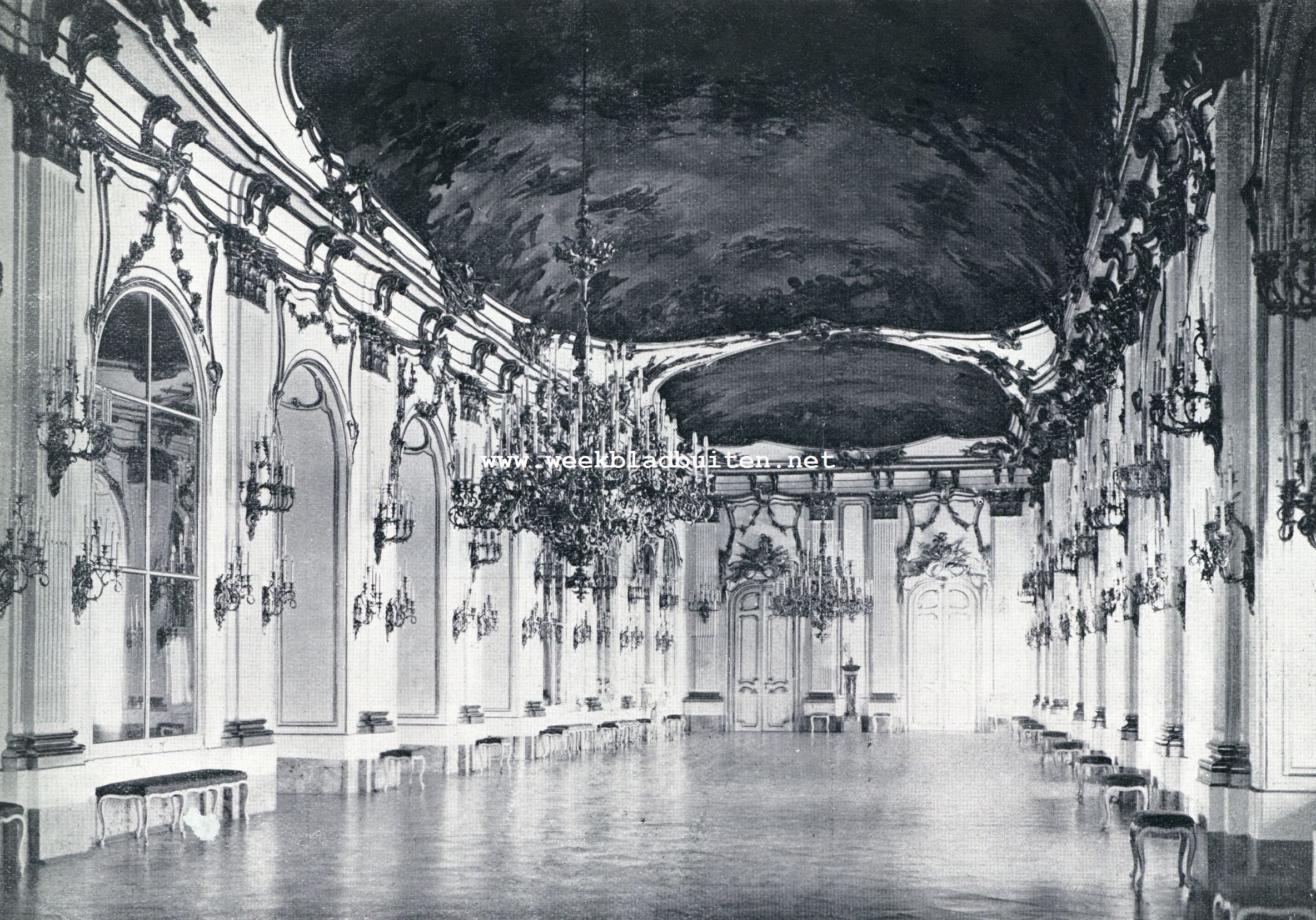 Schoenbrunn en Maria Theresia. De Groote Feestzaal van Schnbrunn, waar Maria Theresia's troon zal worden opgesteld